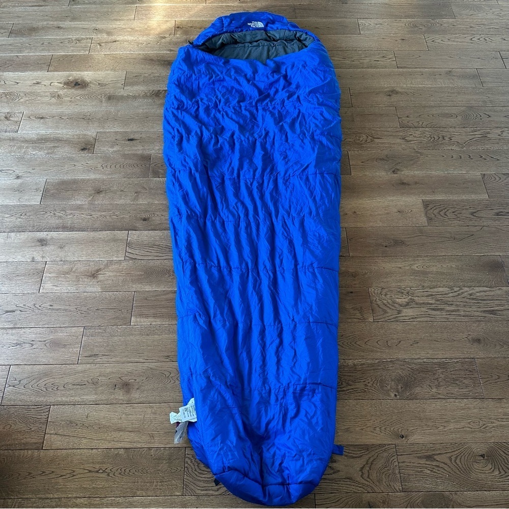 THE NORTH FACE SLEEPING BAG 80”x 29” 2LB Blue